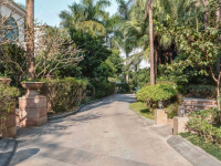 “魔幻”深圳法拍：有人年亏几百万，有房被豪掷上亿打包_百科图片