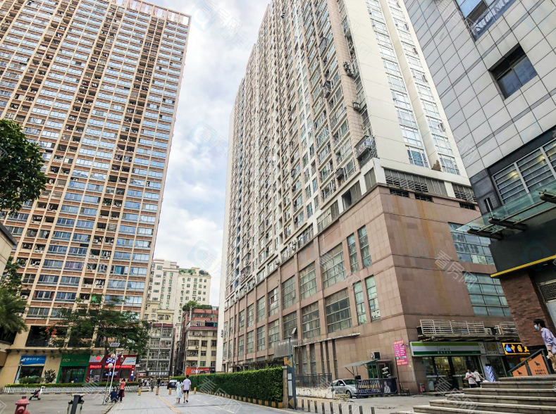 深圳白金假日公寓价格贵不贵？交通是否方便？_图片1