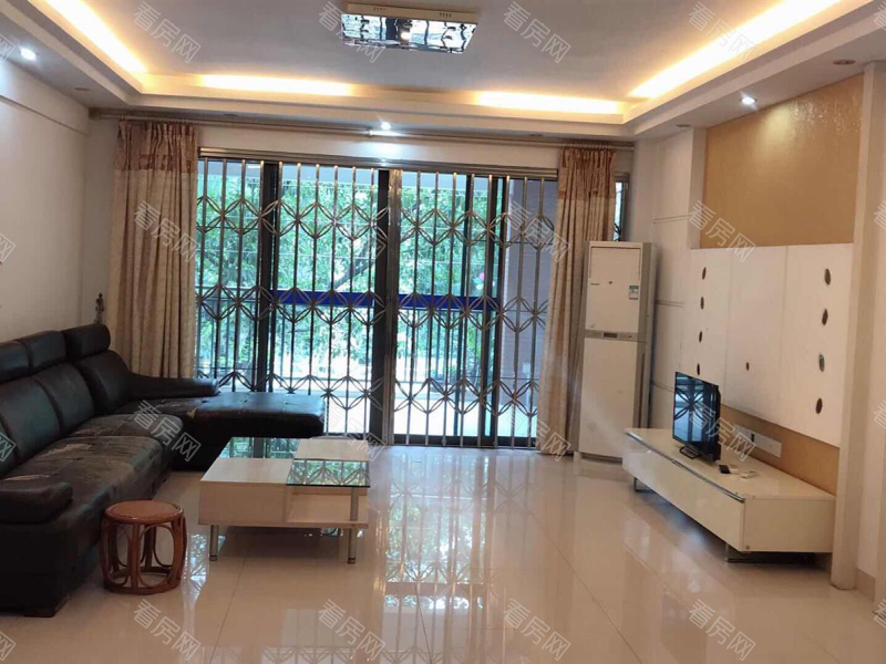 南海湖景湾 3室2厅 122㎡_南海湖景湾租房客厅图片1