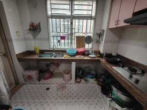 南方明珠花园B区 4室2厅 110.87㎡ 满五唯一_南方明珠花园B区二手房厨房图片6
