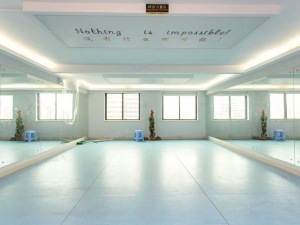 佳宁娜广场 大三房户型方正 普通装修可拎包入住深圳罗湖区春风路二手房图片